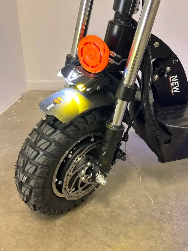 Tomofree Dual-motor Off-Road E-Scooter - Image 2