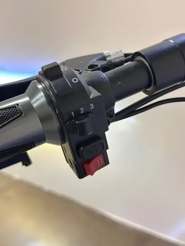 Tomofree Dual-motor Off-Road E-Scooter - Image 3