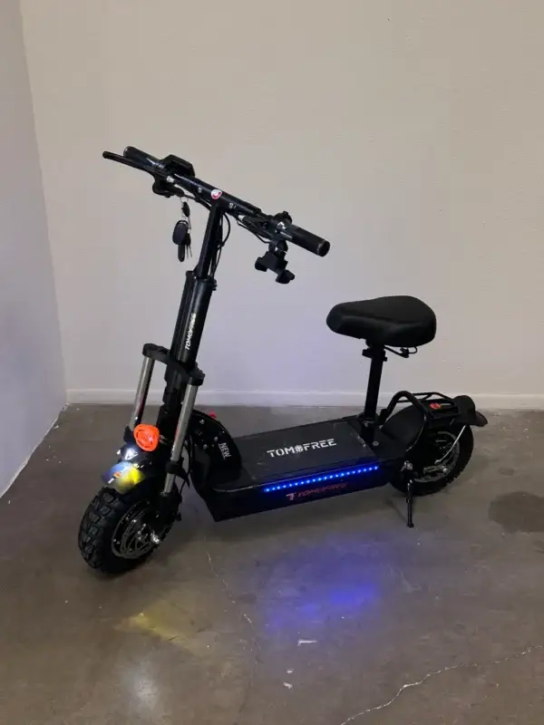 Tomofree Dual-motor Off-Road E-Scooter - Image 7